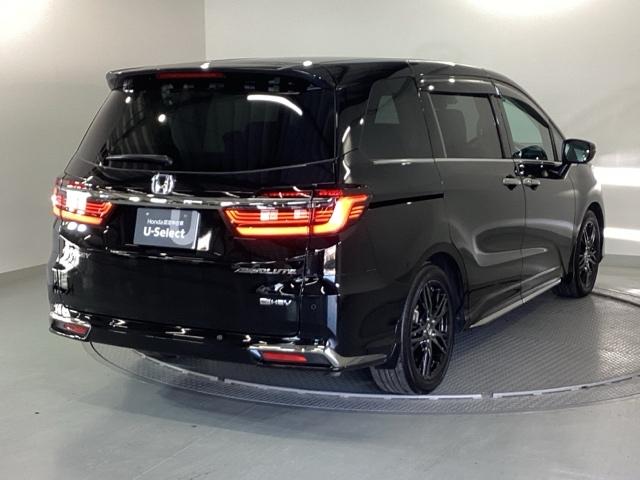 オデッセイハイブリッド ｅ：ＨＥＶアブソルート・ＥＸ　純正メモリナビ　本革パワーシート　ＥＴＣ　ＣＭＢＳ　クルーズコントロール　ＶＳＡ　ＤＶＤ　フルオートエアコン　地デジフルセグ　Ｐセンサー　ＬＥＤヘッドランプ　ＵＳＢ　サイドカメラ　本革シート　ＡＢＳ（8枚目）