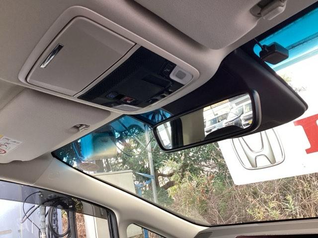 オデッセイハイブリッド ｅ：ＨＥＶアブソルート・ＥＸ　純正メモリナビ　本革パワーシート　ＥＴＣ　ＣＭＢＳ　クルーズコントロール　ＶＳＡ　ＤＶＤ　フルオートエアコン　地デジフルセグ　Ｐセンサー　ＬＥＤヘッドランプ　ＵＳＢ　サイドカメラ　本革シート　ＡＢＳ（10枚目）