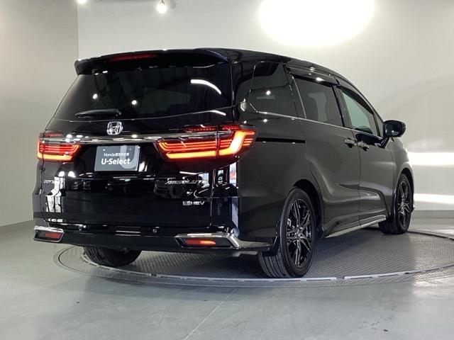 オデッセイハイブリッド ｅ：ＨＥＶアブソルート・ＥＸ　純正メモリナビ　本革パワーシート　ＥＴＣ　ＣＭＢＳ　クルーズコントロール　ＶＳＡ　ＤＶＤ　フルオートエアコン　地デジフルセグ　Ｐセンサー　ＬＥＤヘッドランプ　ＵＳＢ　サイドカメラ　本革シート　ＡＢＳ（32枚目）