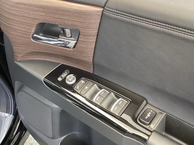 オデッセイハイブリッド ｅ：ＨＥＶアブソルート・ＥＸ　純正メモリナビ　本革パワーシート　ＥＴＣ　ＣＭＢＳ　クルーズコントロール　ＶＳＡ　ＤＶＤ　フルオートエアコン　地デジフルセグ　Ｐセンサー　ＬＥＤヘッドランプ　ＵＳＢ　サイドカメラ　本革シート　ＡＢＳ（51枚目）