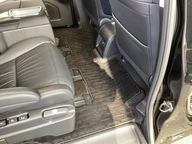 オデッセイハイブリッド ｅ：ＨＥＶアブソルート・ＥＸ　純正メモリナビ　本革パワーシート　ＥＴＣ　ＣＭＢＳ　クルーズコントロール　ＶＳＡ　ＤＶＤ　フルオートエアコン　地デジフルセグ　Ｐセンサー　ＬＥＤヘッドランプ　ＵＳＢ　サイドカメラ　本革シート　ＡＢＳ（60枚目）