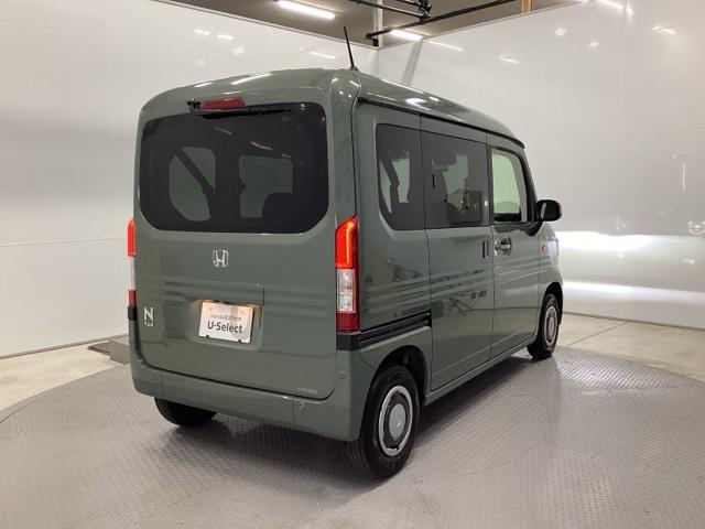 Ｎ－ＶＡＮ＋スタイル ファン・ターボ　ディスプレイオーディオ　リアカメラ　オートクルーズ　ＬＥＤヘットライト　リアセンサー　スマキー　イモビ　パワーウィンドウ　ＥＳＣ　ターボ車　ＵＳＢ　バックモニター　ＡＡＣ　エアバック　キーフリー（8枚目）