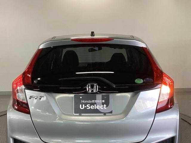 フィット １３Ｇ・Ｆパッケージ　ＣＤチューナー　スマートキー　助手席エアバック　セキュリティアラーム　マニュアルエアコン　パワステ　ＶＳＡ　キーフリーシステム　パワーウィンドウ　運転席エアバッグ　ＡＢＳ付き（29枚目）