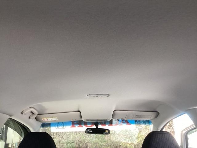 フィット １３Ｇ・Ｆパッケージ　ＣＤチューナー　スマートキー　助手席エアバック　セキュリティアラーム　マニュアルエアコン　パワステ　ＶＳＡ　キーフリーシステム　パワーウィンドウ　運転席エアバッグ　ＡＢＳ付き（48枚目）