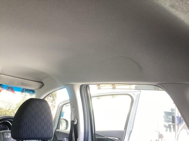 フィット １３Ｇ・Ｆパッケージ　ＣＤチューナー　スマートキー　助手席エアバック　セキュリティアラーム　マニュアルエアコン　パワステ　ＶＳＡ　キーフリーシステム　パワーウィンドウ　運転席エアバッグ　ＡＢＳ付き（49枚目）