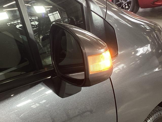 �h�A�~���[�E�C���J�[�͂������Ȃ����ł͂���܂���B�T�C�h����̎��F�����悭�Ȃ���S���u�ł��B