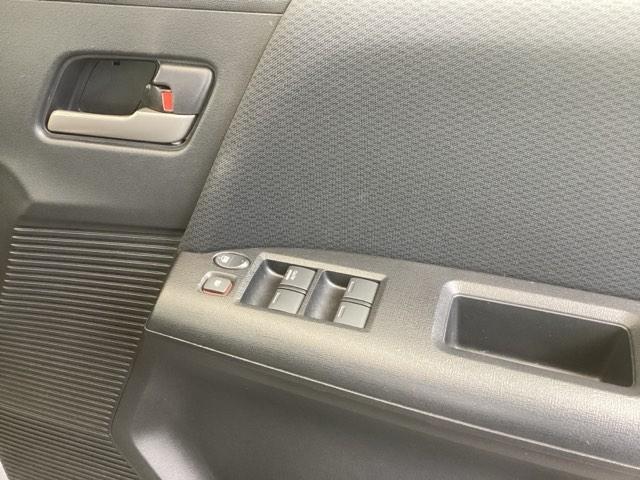 �y�p���[�E�B���h�E�X�C�b�`�z�����^�b�`�ŁA�p���[�E�C���h�E��h�A�~���[�𑀍�ł��܂��B