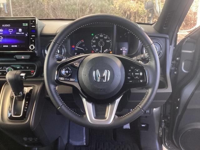 Ｎ－ＯＮＥ プレミアムツアラー　純正ナビ　フルセグ　リアカメラ　スマキー　リヤカメラ　横滑り防止　ＵＳＢポート　セキュリティアラーム　ＥＴＣ車載器　サイドＳＲＳ　パワーウィンドウ　シートヒータ　クルーズコントロール　ＬＥＤ　パワステ（18枚目）