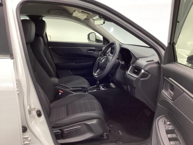 ＷＲ－Ｖ Ｚ＋　試乗車　メモリーナビ　ドラレコ　ＥＴＣ　スマ－トキ－　衝突軽減　前後障害物センサー　ＵＳＢ　ＶＳＡ　フルセグ　フルオートエアコン　サイドエアバッグ　リアカメラ　エアバッグ　ＬＥＤランプ　キーフリー（16枚目）