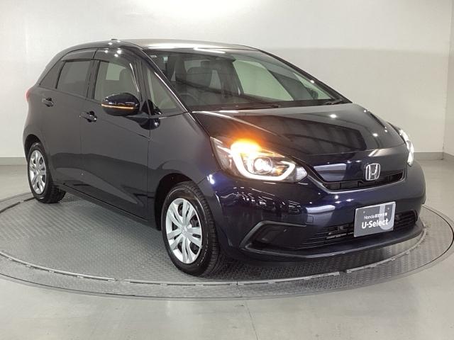 フィット ホーム　純正ナビ　フルセグ　リアカメラ　衝突軽減Ｂ　前後ソナー　横滑り防止装置　アイドリングストップ　ＥＴＣ車載器　ＵＳＢ　クルーズコントロール　オートエアコン　ＬＥＤヘッドライト　盗難防止装置　スマートキー（7枚目）