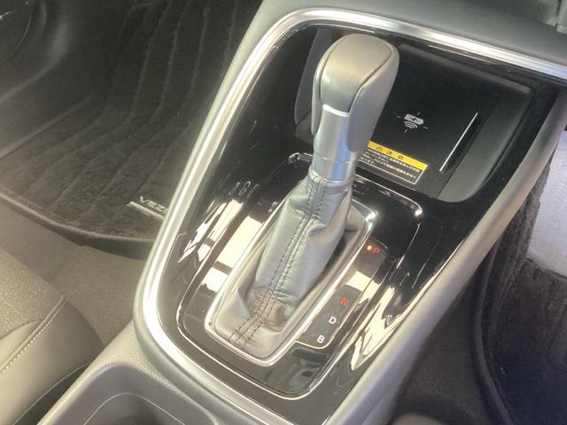 ヴェゼル e:HEVZ 純正ナビ フルセグ リアカメラ Sヒータ 電動テールゲート サイドエアバッグ 後カメラ 前後障害物センサー 横滑防止装置 エアコン LEDヘットライト パワステ USB接続 ナビTV サイドカメラ(14枚目)