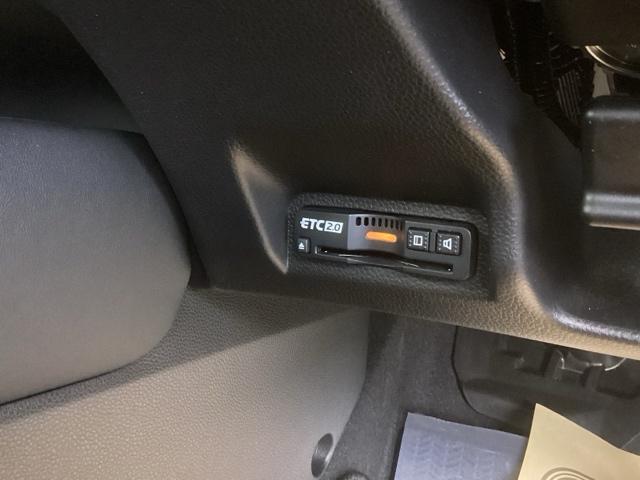 ヴェゼル e:HEVZ 純正ナビ フルセグ リアカメラ Sヒータ 電動テールゲート サイドエアバッグ 後カメラ 前後障害物センサー 横滑防止装置 エアコン LEDヘットライト パワステ USB接続 ナビTV サイドカメラ(16枚目)