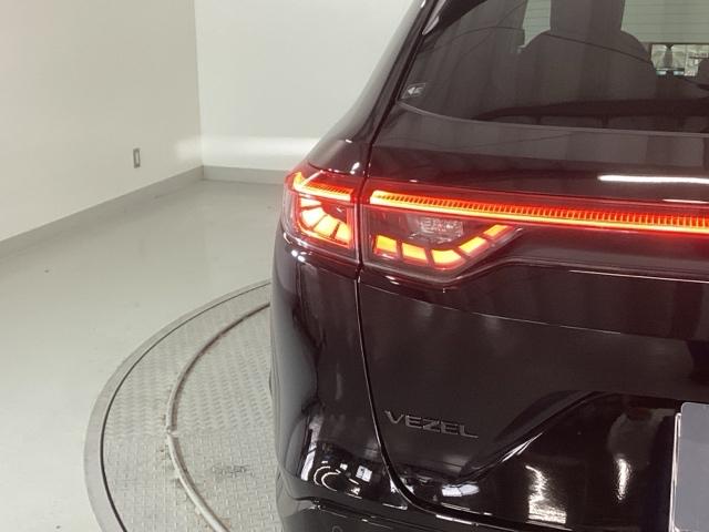 ヴェゼル e:HEVZ 純正ナビ フルセグ リアカメラ Sヒータ 電動テールゲート サイドエアバッグ 後カメラ 前後障害物センサー 横滑防止装置 エアコン LEDヘットライト パワステ USB接続 ナビTV サイドカメラ(36枚目)