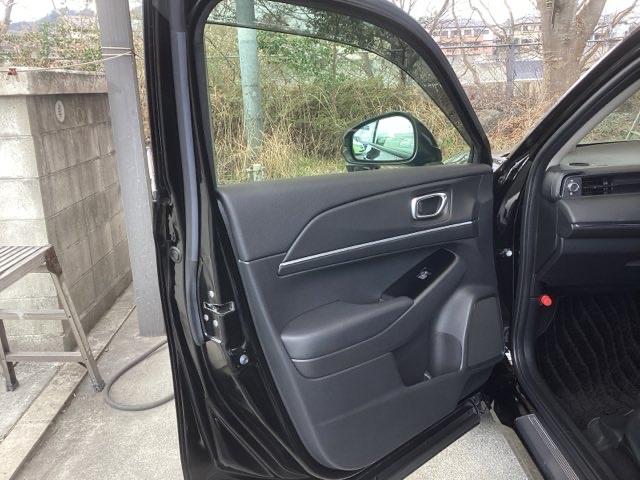 ヴェゼル e:HEVZ 純正ナビ フルセグ リアカメラ Sヒータ 電動テールゲート サイドエアバッグ 後カメラ 前後障害物センサー 横滑防止装置 エアコン LEDヘットライト パワステ USB接続 ナビTV サイドカメラ(38枚目)