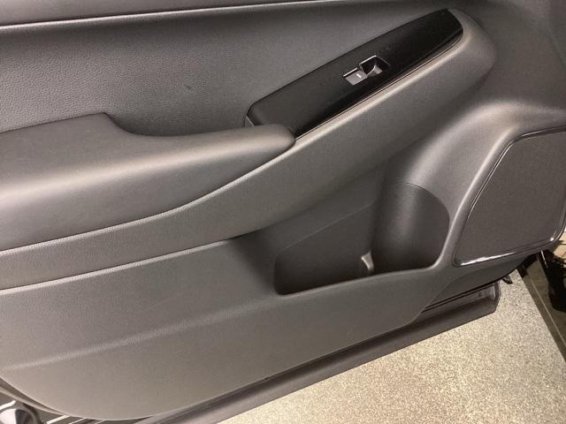 ヴェゼル e:HEVZ 純正ナビ フルセグ リアカメラ Sヒータ 電動テールゲート サイドエアバッグ 後カメラ 前後障害物センサー 横滑防止装置 エアコン LEDヘットライト パワステ USB接続 ナビTV サイドカメラ(40枚目)