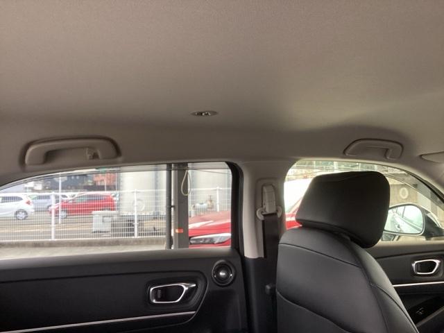 ヴェゼル e:HEVZ 純正ナビ フルセグ リアカメラ Sヒータ 電動テールゲート サイドエアバッグ 後カメラ 前後障害物センサー 横滑防止装置 エアコン LEDヘットライト パワステ USB接続 ナビTV サイドカメラ(47枚目)