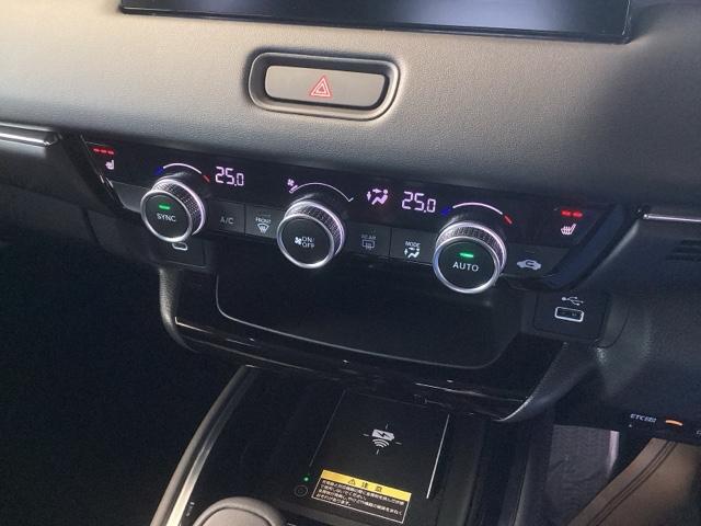 ヴェゼル e:HEVZ Sヒータ 地デジフルセグTV サイドエアバッグ 後カメラ 前後障害物センサー 横滑防止装置 エアコン LEDヘットライト パワステ ナビTV エアバック クルーズC ABS ETC付(11枚目)