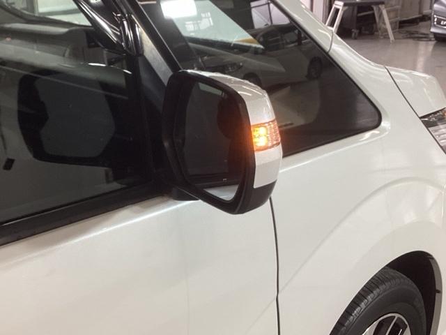 ステップワゴンスパーダ スパーダホンダセンシング　純正ナビ　フルセグ　リアカメラ　両側自動ドア　キーフリー　ＬＥＤランプ　ＥＴＣ装備　ＵＳＢ接続　ＤＶＤ再生可　セキュリティアラーム　オートクルーズ　パワーウィンドウ　横滑り防止機能　ＡＢＳ　ターボ車（32枚目）