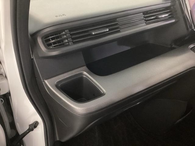 ステップワゴンスパーダ スパーダホンダセンシング　純正ナビ　フルセグ　リアカメラ　両側自動ドア　キーフリー　ＬＥＤランプ　ＥＴＣ装備　ＵＳＢ接続　ＤＶＤ再生可　セキュリティアラーム　オートクルーズ　パワーウィンドウ　横滑り防止機能　ＡＢＳ　ターボ車（44枚目）