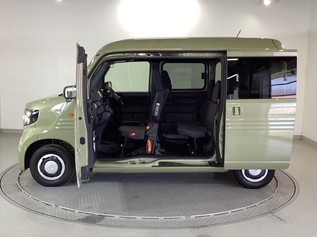 ��e�ʂ̋�Ԃ����R�Ɏg�����Ȃ��A�z���_�Ǝ��̃_�u���r�b�O��J���ł��I����ȑ��̃Z���^�[�s���[���Ȃ����A����Ȃƃ��A�V�[�g�̓t���b�g�ɂȂ�܂��I