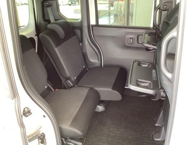 Ｎ－ＢＯＸカスタム ベースグレード　純正メモリーナビ　ドラレコ　リアカメラ　ベンチシ－ト　アクティブクルーズ　フルセグ対応　前席シートヒーター　イモビライザー　ＵＳＢ　運転席エアバッグ　スマートキー＆プッシュスタート　ＬＥＤヘッド（17枚目）