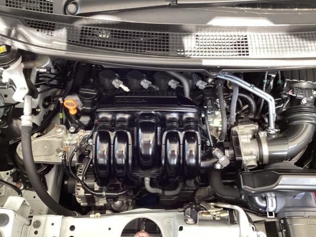 �G���W�����[�������ꂢ�ɃN���[�j���O���Ă��܂��A���ꂢ�ȃG���W�������炱�����J�ȃ����e�i���X���s���͂��܂�