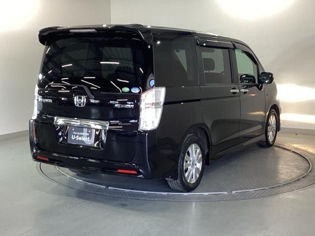 ステップワゴンスパーダ ＺＨＤＤナビエディション　純正ＨＤＤナビ　マルチビュカメラ　ＥＴＣ　ＡＢＳ　キーレス　３列シート　ＵＳＢ入力　盗難防止システム　インテリキー　助手席エアバック　運転席エアバック　エアコン　ＤＶＤ再生　両側電動スライドドア（8枚目）