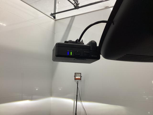 フリード クロスター　ＨｏｎｄａＣＯＮＮＥＣＴ対応純正メモリーナビ　ドラレコ　前後障害物センサー　後カメラ　ＥＴＣ車載器　地デジフルセグ　エアコン　ＵＳＢ　ＥＣＯＮモード　ウォークスルー　オートクルーズコントロール　ＥＳＣ（12枚目）