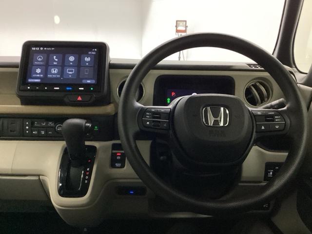 Ｎ－ＢＯＸ ベースグレード　ＨｏｎｄａＣＯＮＮＥＣＴ対応純正メモリーナビ　ドラレコ　コーナーソナー　踏み間違い防止装置　パワーステアリング　前席シートヒーター　インテリキー　イモビ　クルーズコントロール　ＬＥＤランプ　Ｄレコ（3枚目）