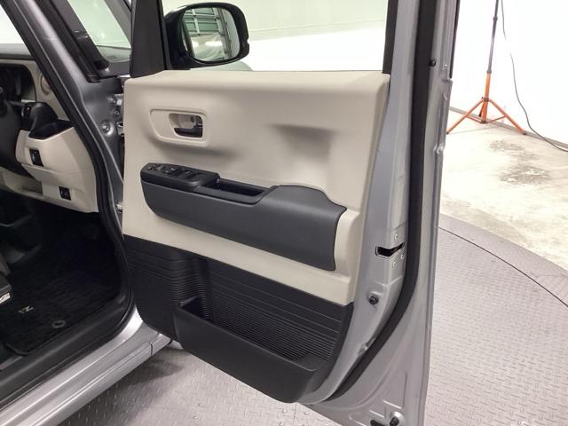 Ｎ－ＢＯＸ ベースグレード　ＨｏｎｄａＣＯＮＮＥＣＴ対応純正メモリーナビ　ドラレコ　コーナーソナー　踏み間違い防止装置　パワーステアリング　前席シートヒーター　インテリキー　イモビ　クルーズコントロール　ＬＥＤランプ　Ｄレコ（35枚目）