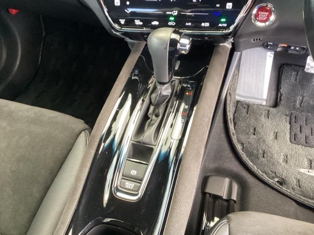 ヴェゼル RS・ホンダセンシング 純正メモリーナビ ドラレコ リアカメラ サポカー 後カメラ 地デジフルセグ スマ-トキ- サイドエアバック 盗難防止 ETC車載器 シートヒータ USBポート ナビ&TV LEDライト VSA ABS(13枚目)