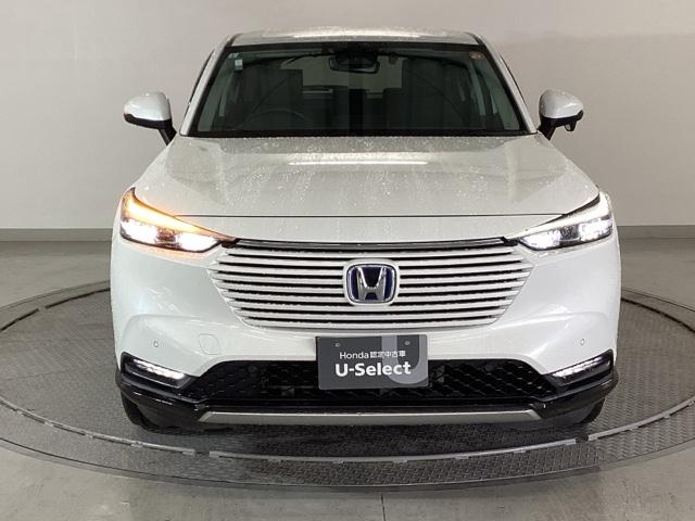 ヴェゼル ｅ：ＨＥＶＺ　純正ナビ　フルセグ　リアカメラ　アダプティブＣＣ　スマートキー＆プッシュスタート　サイドＳＲＳ　オートテールゲート　イモビ　地デジ　Ｂカメ　キーレスエントリー　Ｃソナー　ＵＳＢポート　ＰＳ　ＡＡＣ（6枚目）