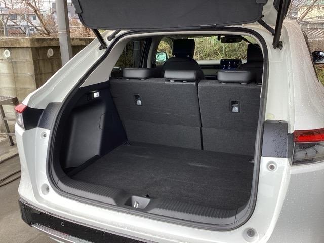 ヴェゼル ｅ：ＨＥＶＺ　純正ナビ　フルセグ　リアカメラ　アダプティブＣＣ　スマートキー＆プッシュスタート　サイドＳＲＳ　オートテールゲート　イモビ　地デジ　Ｂカメ　キーレスエントリー　Ｃソナー　ＵＳＢポート　ＰＳ　ＡＡＣ（21枚目）