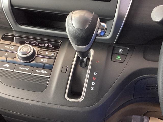 フリード＋ Ｇ・ホンダセンシング　純正ナビ　フルセグ　５人乗り　キーレスエントリー　ブレーキサポート　ミュージックプレイヤー接続可　スマキ－　ＬＫＡ　ＢＴ接続　アイドリングストップ　ＰＷ　リヤカメラ　Ｗエアバッグ　ＤＶＤ再生　ＡＢＳ（14枚目）