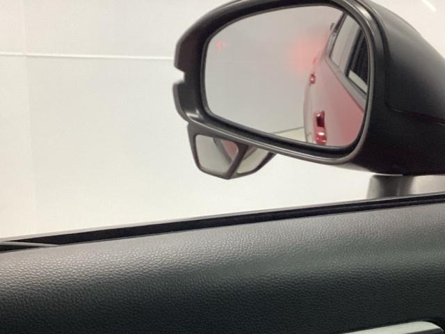 �T�C�h�A���_�~���[