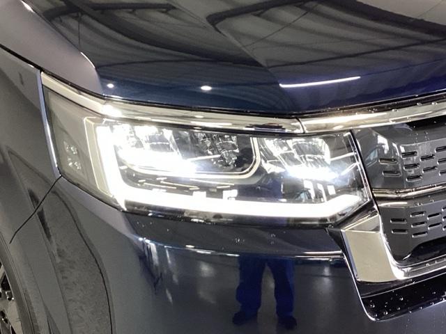 �y�k�d�c�w�b�h���C�g�z����������Ă��܂��B��ԑ��s����J�̓��ɖ��邭���S�ɑO�����Ƃ炷���Ƃ��o���܂��B�Ό��Ԃ���������₷���̂ő���ɐڋ߂�m�点�邱�Ƃ��o���܂��B