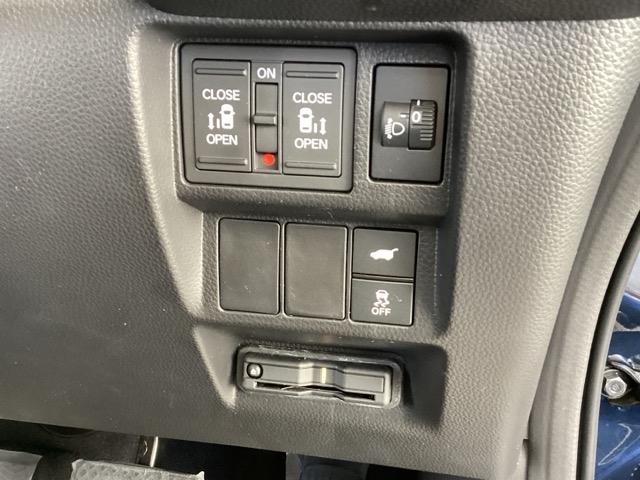 �J���Ŋ���₷���H�ʂȂǂŉ����肪�����������A�u���[�L�ƃG���W���o�͂������I�ɃR���g���[�����A�D�ꂽ�ԗ����萫���������܂��B