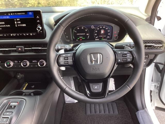 ��ɂȂ��ފ��o�̃X�e�A�����O�ł��B�����S�n�A�f�U�C�����A���쐫�ɂ���������A�C�e���ł��B