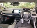 ご覧のように、視界が広く運転しやすいように設計されています。また、フルオートエアコンで快適です。