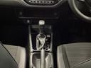シンプルでとても使いやすいフロアシフトに、パーキングブレーキはハンドタイプのサイドブレーキです。