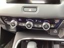 スマートフォンなどの充電に便利なUSBジャック。運転席からも助手席からも使いやすいです。【シートヒーター】寒い日の強い味方。座面と背もたれで冷えた体をやさしく体を温めます。