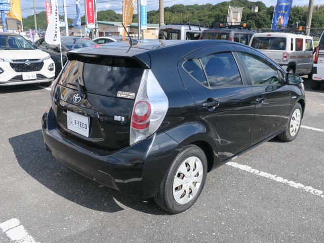 アクア Ｓ　ナビ　バックカメラ　キーレス　ＥＴＣ　オートエアコン　ドアバイザー　ウインカーミラー　ステアリングリモコン　ＡＢＳ　イモビライザー（7枚目）