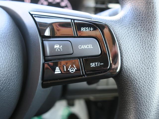 前方の車両を感知して車間を保ってくれるアダプティブクルーズコントロールです。