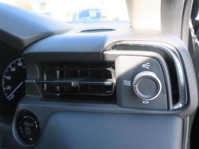 エアコンの風が苦手な方にも快適な車両空間を作るそよ風アウトレットです。