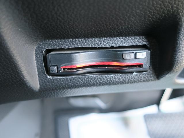 高速道路の料金所で停止せずに通過できる便利なＥＴＣ装備してます。