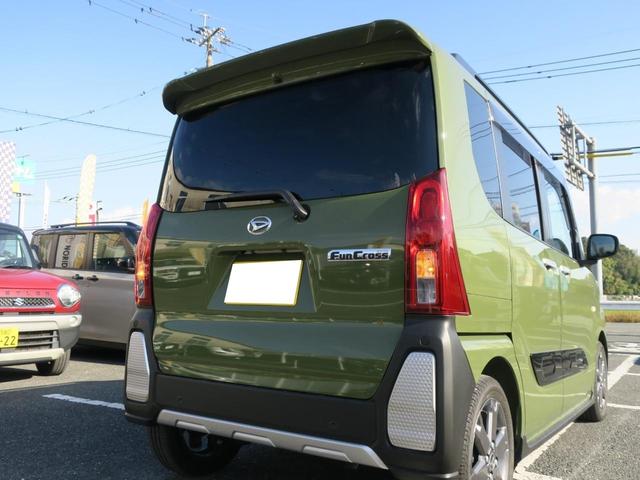 タント ファンクロスターボ　スマートアシスト　両側リアパワースライドドア　プッシュボタンエンジンスタート　バックカメラ　ＬＥＤヘッドライト（19枚目）