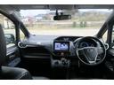 毎回座るフロントシート。運転席は必ず使用する部分ですので、座り心地が重要です!