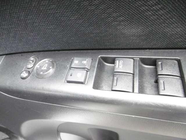 Ｎ－ＢＯＸカスタム Ｇ　ＳＳパッケージ　ナビテレビ　バックカメラ　ＥＴＣ　ドライブレコーダー　スマートキー　プッシュスタート　セキュリティー　両側パワースライドドア　ＨＩＤライト　純正アルミホイール（20枚目）