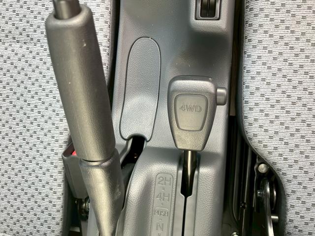 キャリイトラック 頑丈ダンプ 3方開 4WD 届出済未使用車 ダンプ 新明和 デフロック 障害物センサー ABS 横滑り防止装置 Wエアバッグ エアコン パワステ パワーウィンドウ(21枚目)