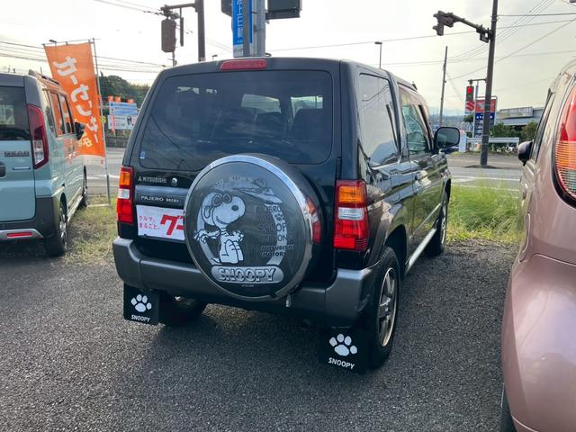 パジェロミニ スヌーピーエディションII ナビ・地デジTV・DVD再生・Bluetoothオーディオ・背面タイヤカバー・キーレス・アルミホイール・Wエアバッグ(8枚目)